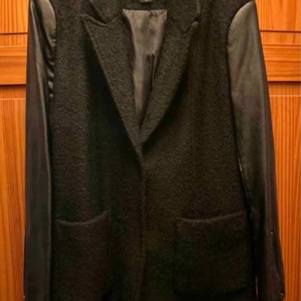 Stylish Black Wool Blend Jacket with Faux Leather Sleeves Size Large